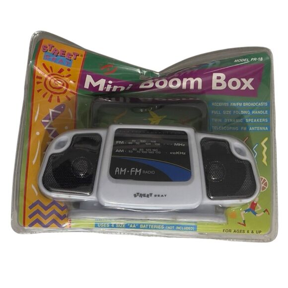 Street Beat Other - Vintage Street Beat Mini Boom Box Radio PR-18 AM/FM White 1996 New
